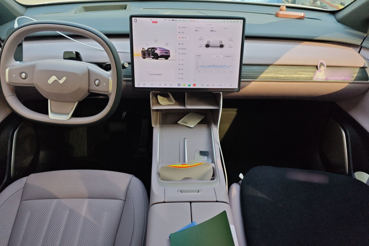 乐道L60 2025款 60kWh 后驱版中控内饰7002