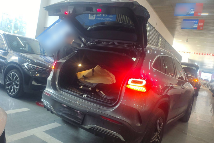 奔驰EQA 2022款 EQA 300 4MATIC 首发特别版局部细节23