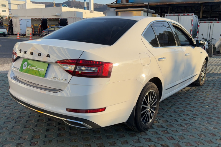 斯柯达 明锐 2019款 1.5L 自动智行豪华版 国VI车身外观6003