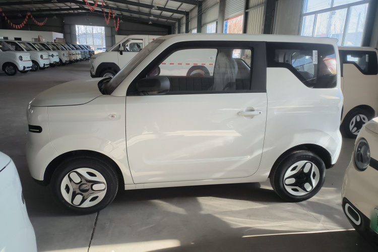 吉利银河 熊猫 2025款 210km 元气熊车身外观4