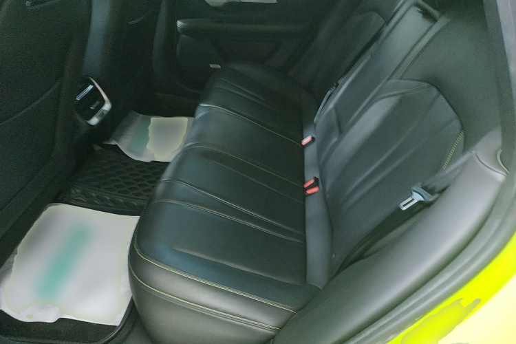 小鹏P7 2021款 670E鹏翼版中控内饰21