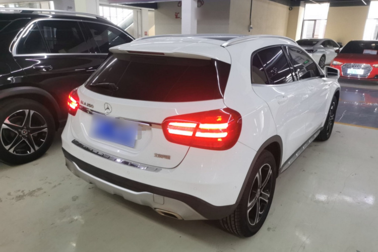 奔驰GLA 2018款 GLA 200 时尚型车身外观6005