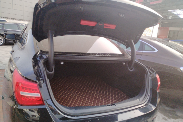 红旗H5 2018款 30TD 智联韵动版机舱底盘23