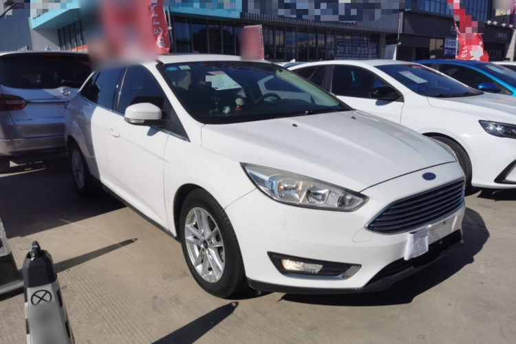 福特 福克斯 2017款 三厢 EcoBoost 180 自动精英型车身外观3