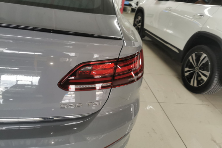一汽-大众CC 2024款 380TSI 夺目版车身外观9