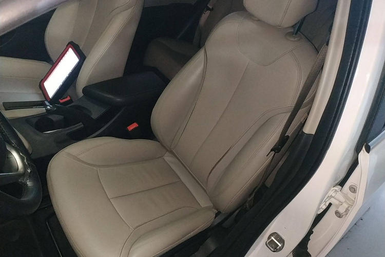 别克 阅朗 2019款 15T 双离合互联精英型 国V中控内饰19