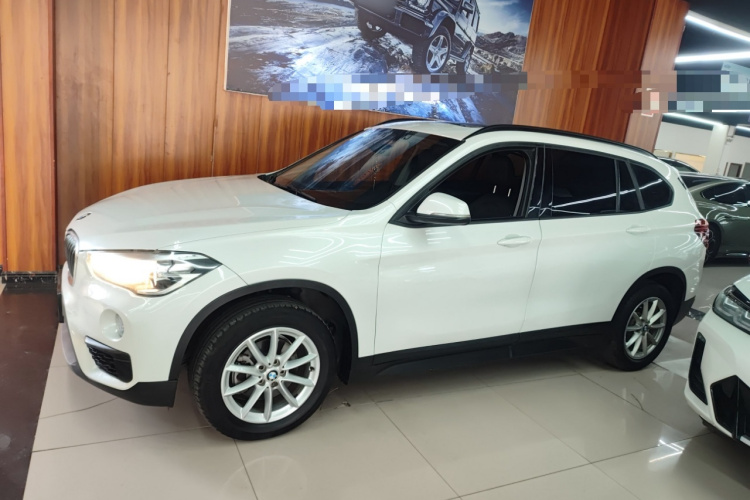 宝马X1 2018款 sDrive18Li 时尚型车身外观4