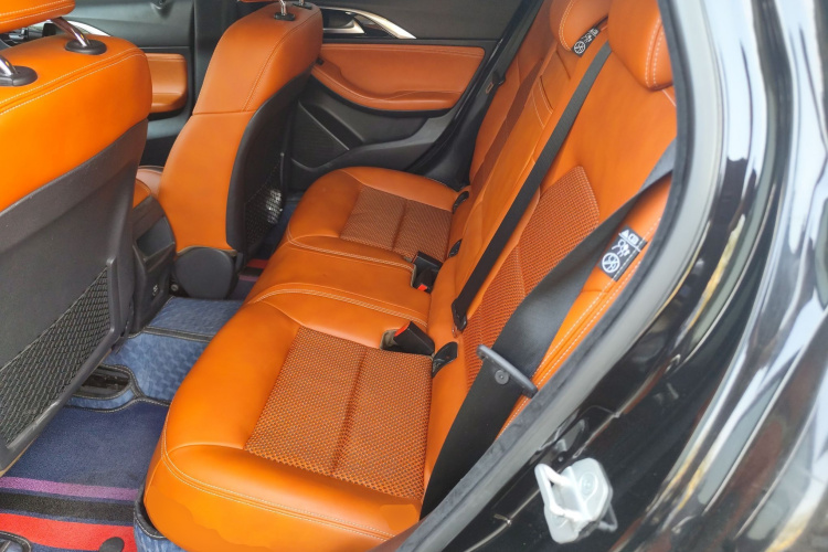 英菲尼迪QX30 2017款 2.0T 四驱运动版中控内饰21