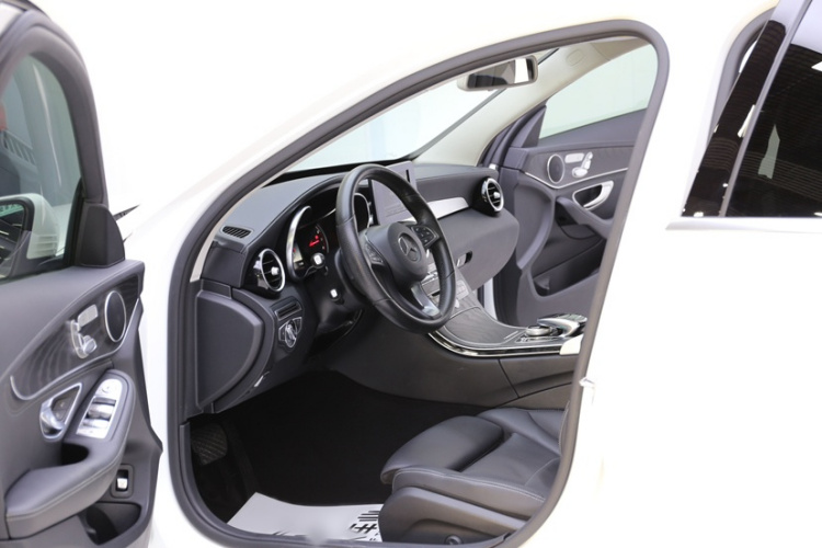 奔驰C级 2018款 C 200 L 运动版中控内饰7006