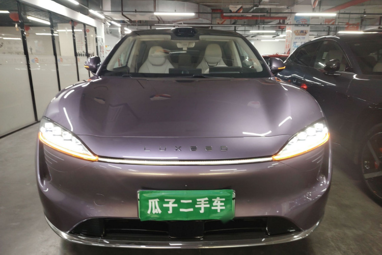 鸿蒙智行 智界R7 2024款 纯电 667km Max车身外观2