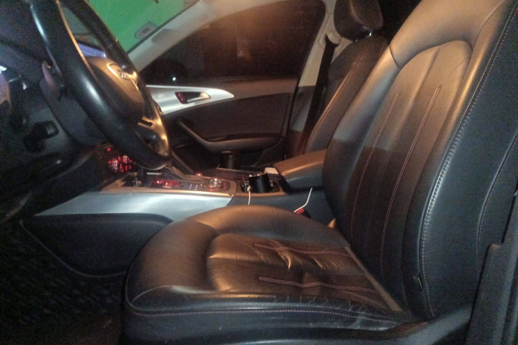 奥迪A6L 2018款 30周年年型 TFSI 进取型中控内饰19