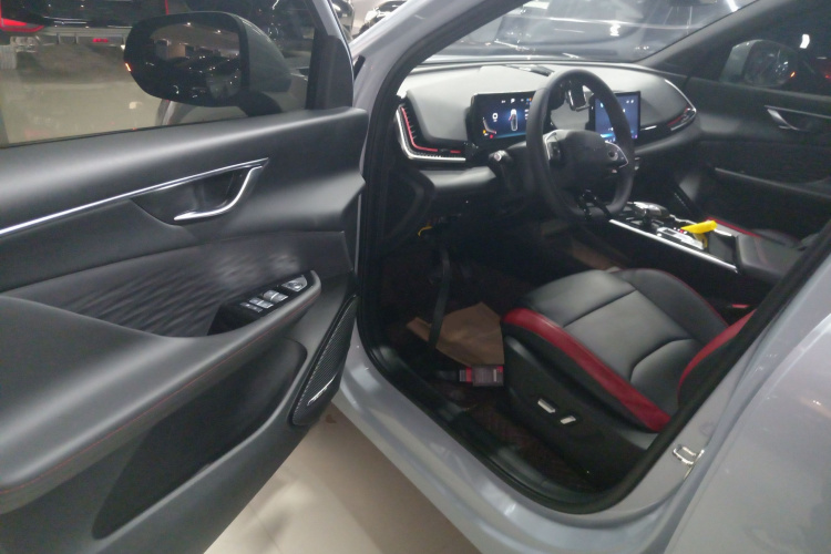 北京汽车 魔方 2023款 1.5T DCT青春版中控内饰20