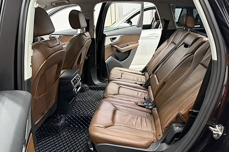 奥迪Q7 2016款 45 TFSI 技术型中控内饰7002