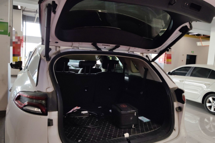 比亚迪 唐新能源 2018款 DM 2.0T 全时四驱智联创睿型 7座 国V局部细节23