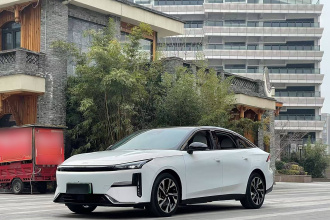 吉利银河 银河L6 2023款 125km 星舰