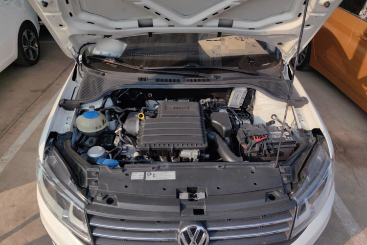 大众 桑塔纳 2019款 1.5L 手动风尚版 国VI机舱底盘24