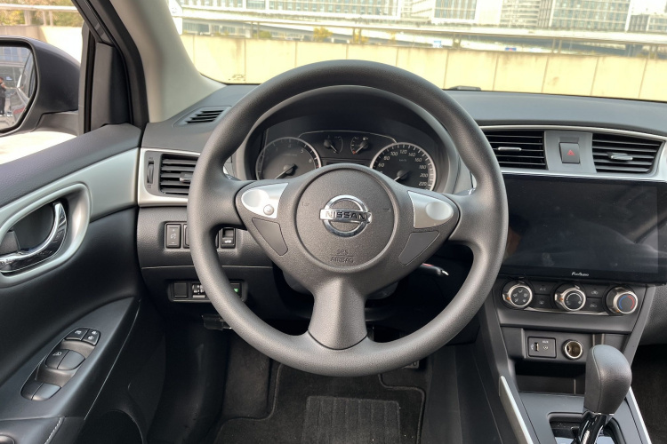 日产 轩逸 2024款 经典 1.6XE CVT舒适版中控内饰7001