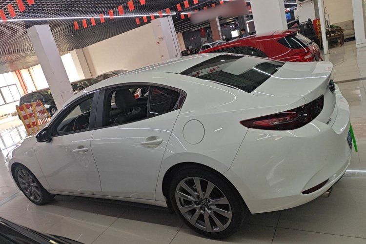 马自达3 昂克赛拉 2021款 2.0L 自动质雅版车身外观4