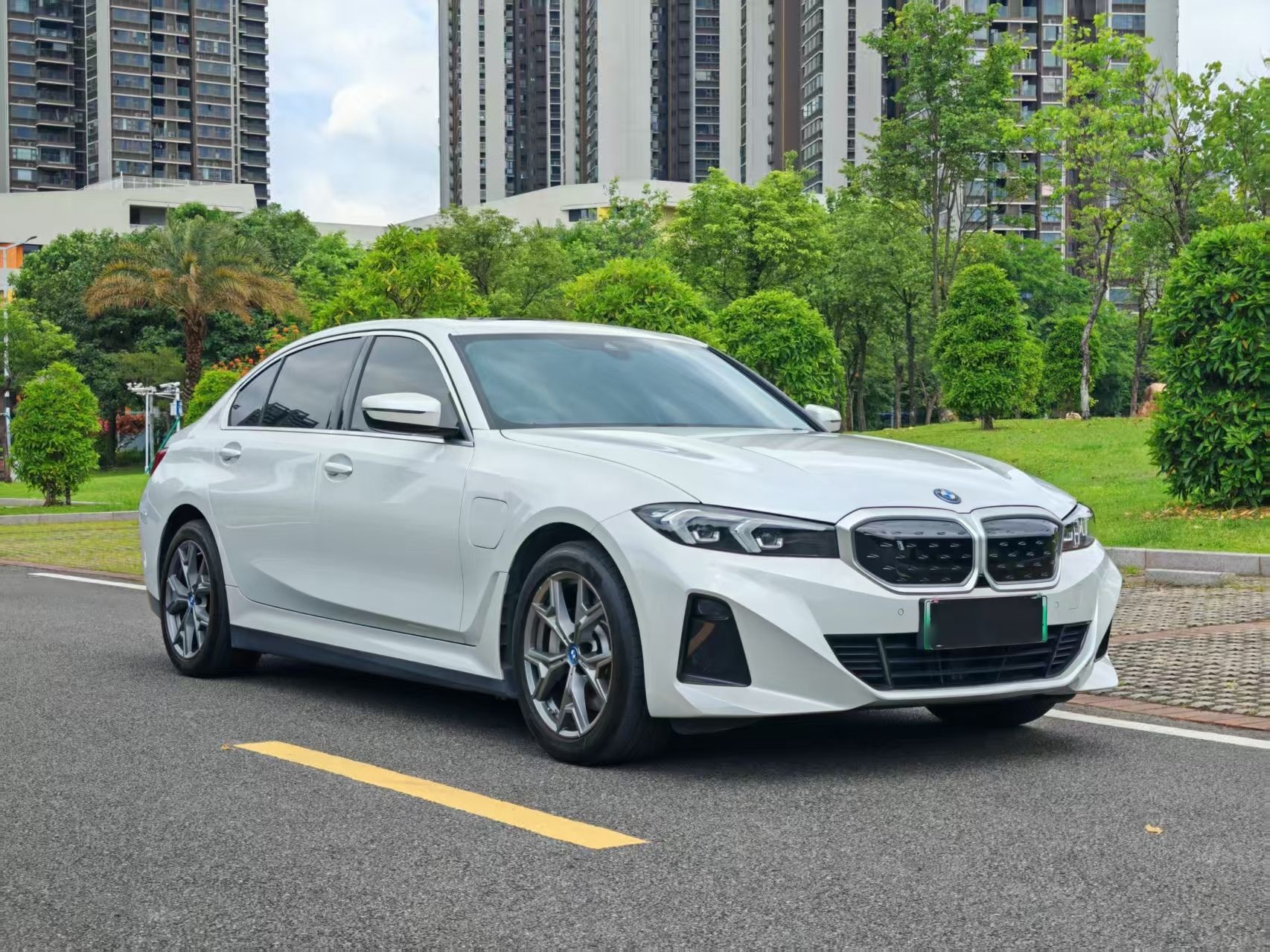 宝马i3 2024款 eDrive 35 L