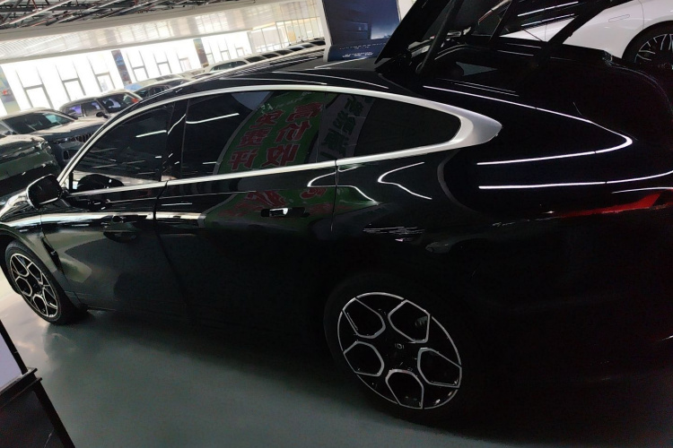 长安启源A07 2025款 蓝鲸纯电版 710旗舰型车身外观4