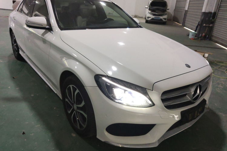 奔驰C级 2017款 C 180 L 运动版车身外观3