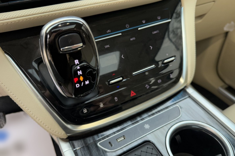 别克GL8 2022款 ES陆尊 653T 尊享型中控内饰7005