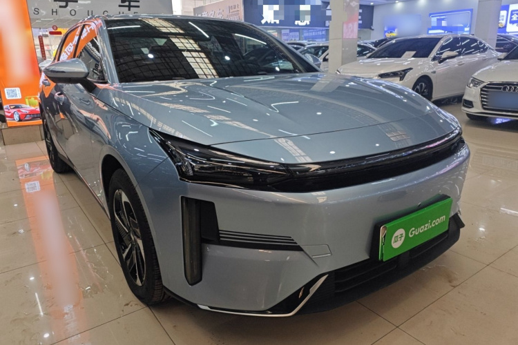 吉利银河 银河L6 2025款 EM-i 140km 星舰版车身外观3