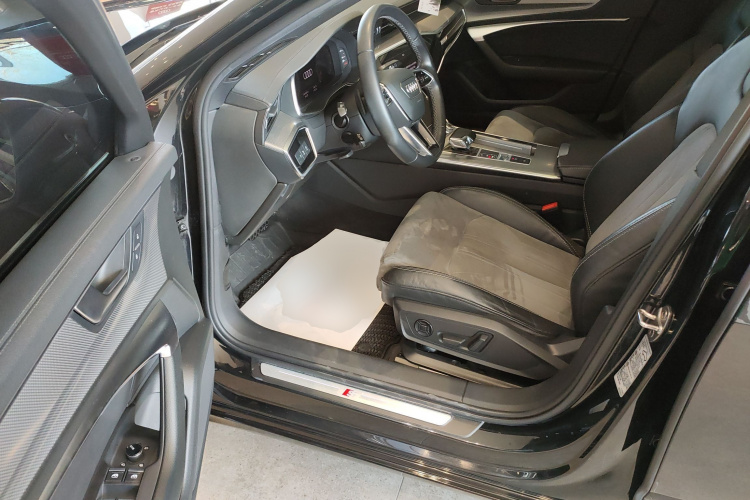 奥迪A6L 2022款 45 TFSI quattro 臻选动感型中控内饰20