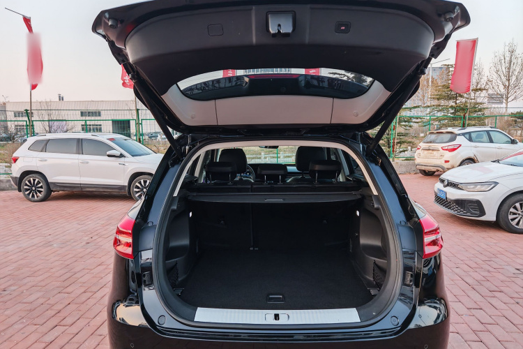 红旗HS5 2022款 改款 2.0T 智联旗享版车身外观6010