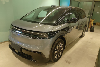 极氪MIX 2025款 长续航智驾版