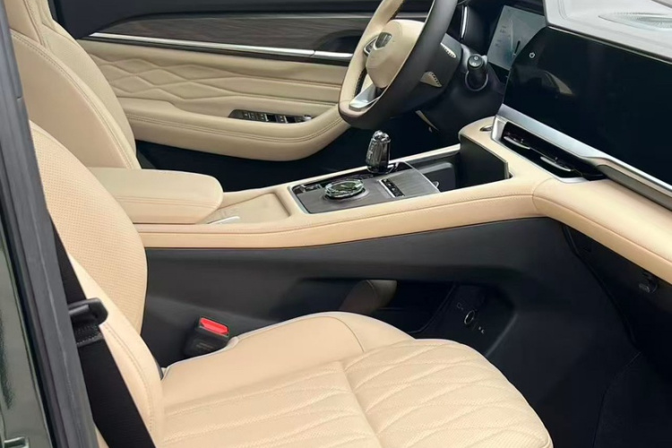 吉利汽车 星越L 2025款 东方曜 2.0TD 自动四驱望月版车身外观6007