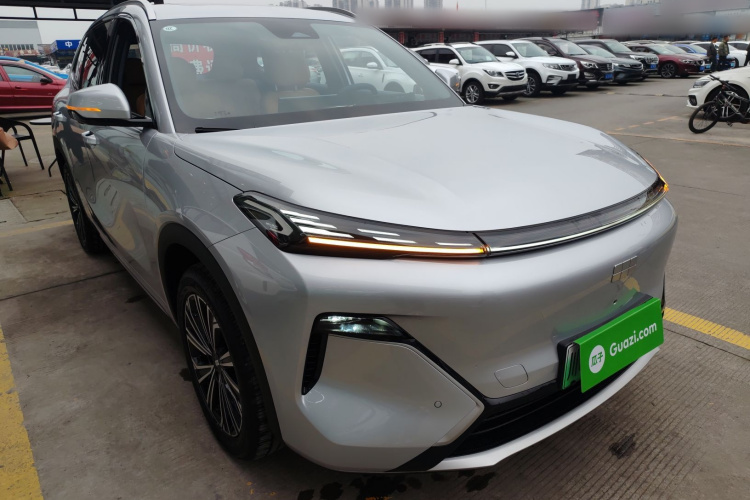 吉利银河 银河星舰7 EM-i 2025款 120km 领航版车身外观3