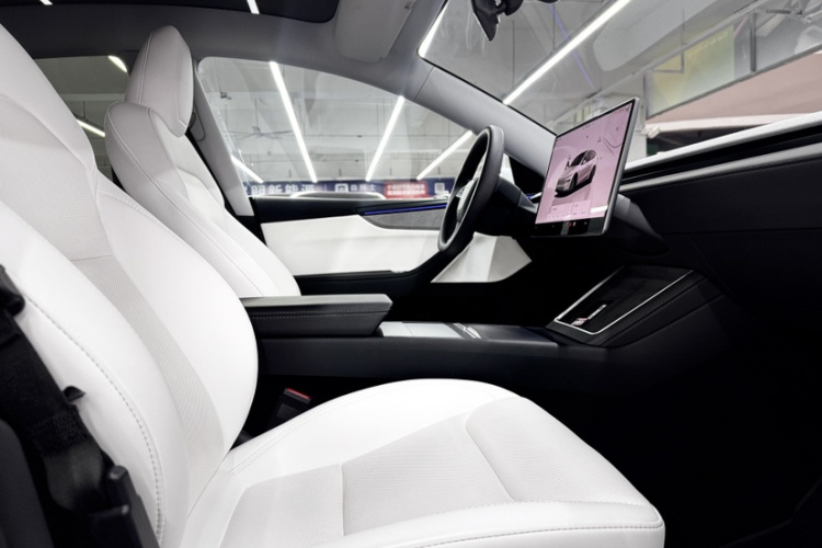 特斯拉 Model Y 2025款 后轮驱动版中控内饰7012