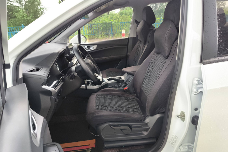 五菱汽车 五菱佳辰 2022款 1.5L 手动乐享精英型中控内饰19