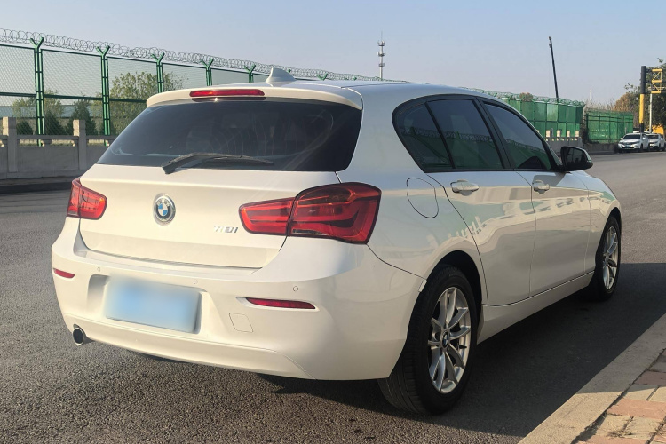 宝马1系(进口) 2018款 118i 领先型车身外观6005