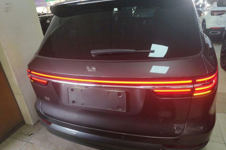 理想汽车 理想ONE 2021款 增程6座版车身外观6