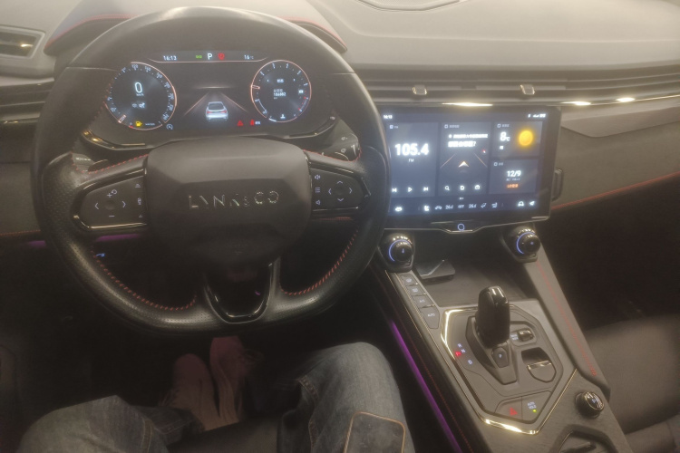 领克05 2020款 2.0TD 四驱劲Halo中控内饰12