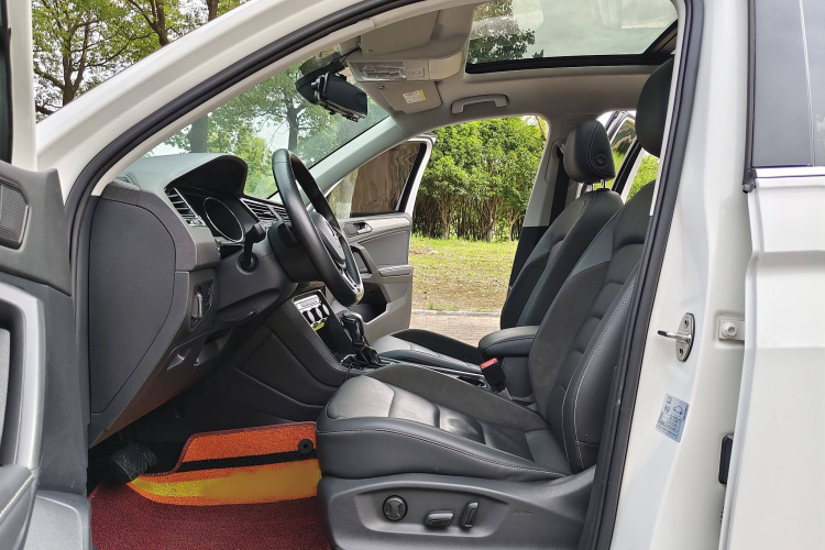 大众 途观L 2019款 330TSI 自动两驱全景舒适版 国VI局部细节19