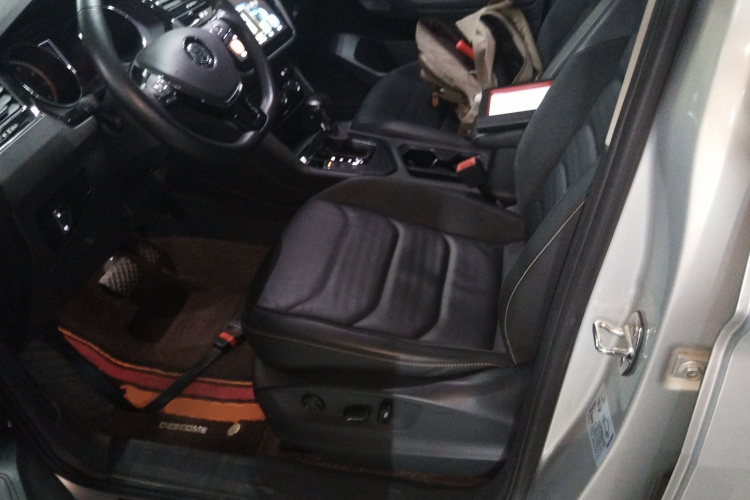 大众 途观L 2018款 380TSI 自动四驱豪华版中控内饰19