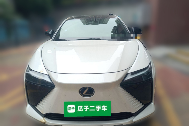 雷克萨斯RZ 2023款 450e 四驱纵享版车身外观2