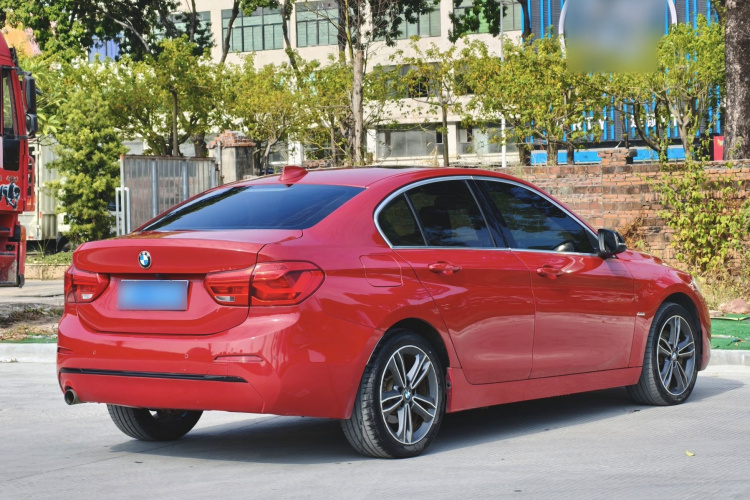 宝马1系 2018款 118i 运动型车身外观6006