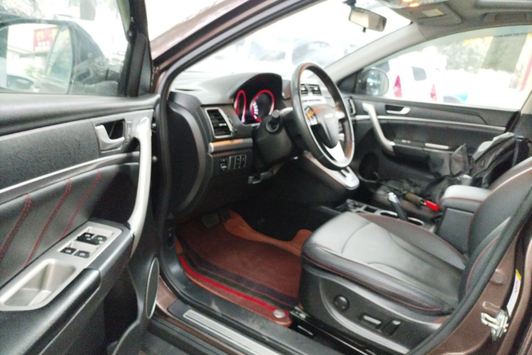 哈弗H6 2017款 蓝标 运动版 1.5T 自动两驱豪华型中控内饰7003