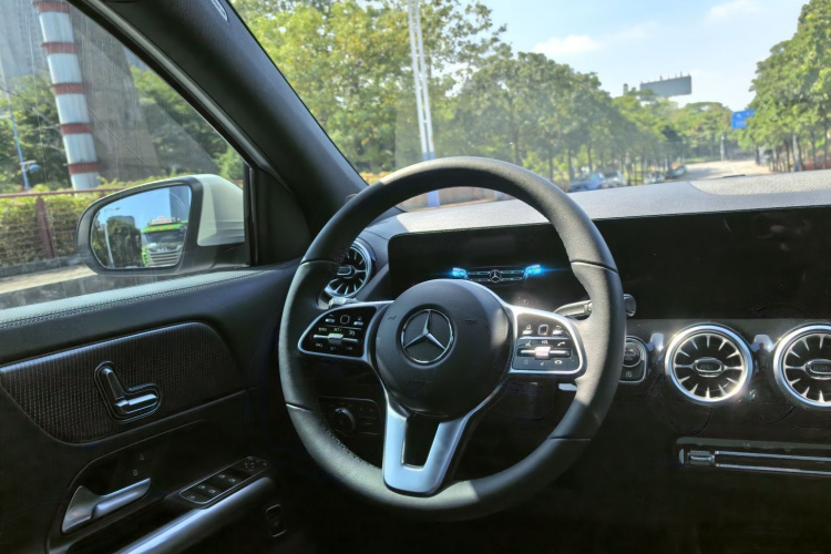 奔驰GLA 2023款 GLA 220中控内饰7004