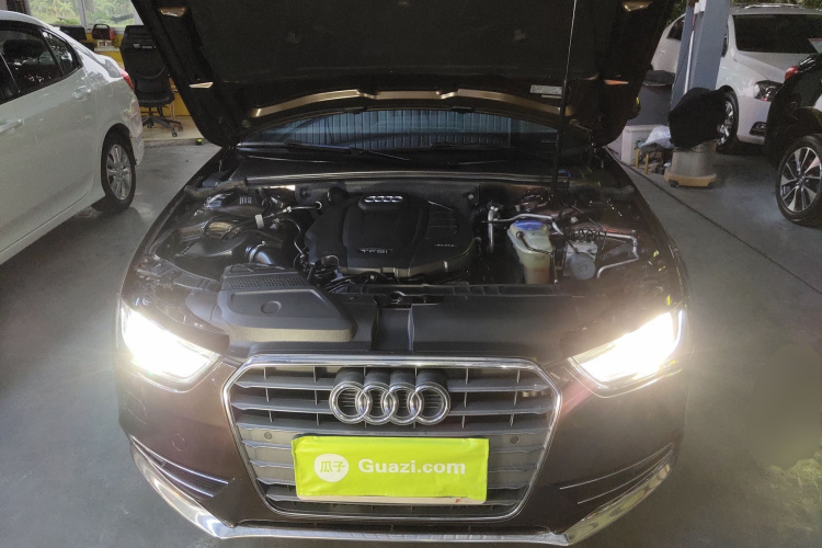 奥迪A4L 2015款 35 TFSI 自动标准型机舱底盘24