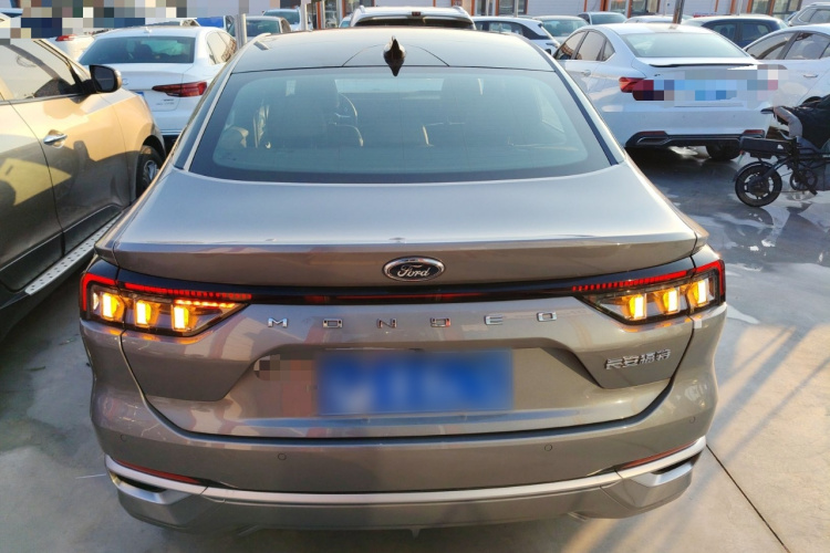 福特 蒙迪欧 2025款 2.0T EcoBoost 至尊型车身外观6