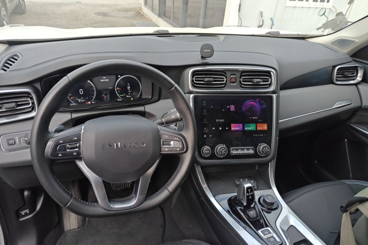 领克01 EM-P 2018款 1.5T PHEV 劲Pro 国V中控内饰7002