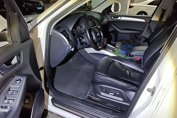 奥迪Q5 2015款 40 TFSI 技术型中控内饰7003