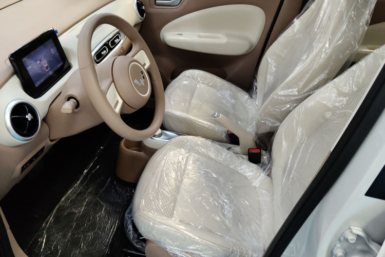 五菱汽车 宏光MINIEV 2025款 四门版 进阶款中控内饰19