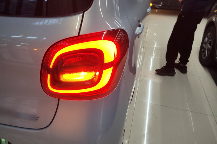 五菱汽车 宏光MINIEV 2025款 四门版 臻享款车身外观6006