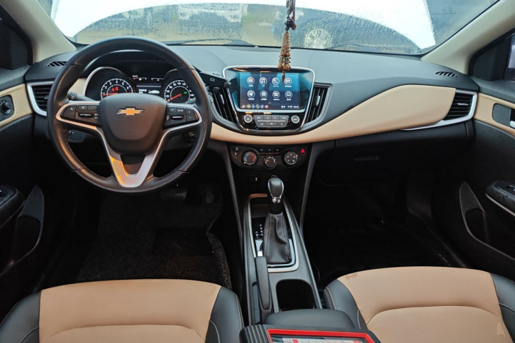雪佛兰 科鲁泽 2022款 320 自动悦享版中控内饰7002